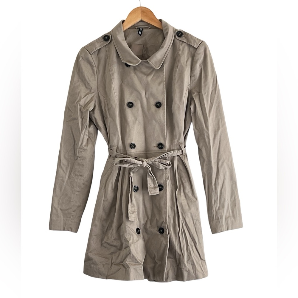 H&M | Divided khaki double breasted belted trench coat size medium